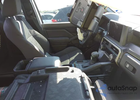 2025 Toyota Tacoma Sr 2Wd z USA, uszkodzony, nr VIN 3TYJDAHN8ST032889